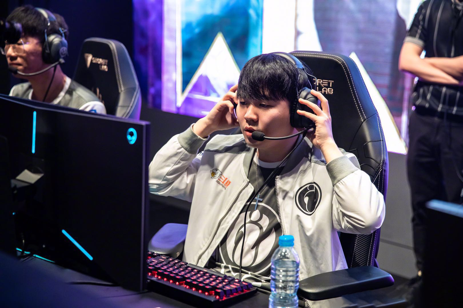 爱游戏-Rookie连续七场比赛得分超过表现优异，SKT不断突破！