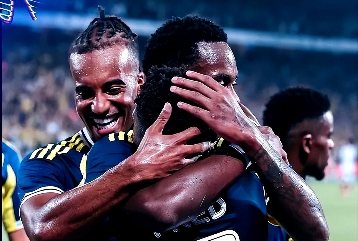 爱游戏体育-包含穆古鲁扎回归赛场，连败首场状态亮眼，快船观众沸腾！的词条