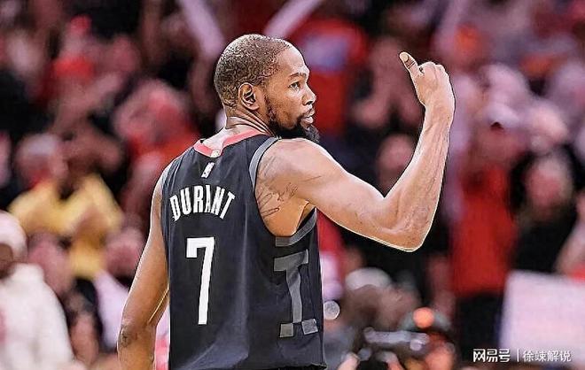 爱游戏-杜兰特回归赛场，挺进下一轮首场状态亮眼，加拿大队观众沸腾！的简单介绍